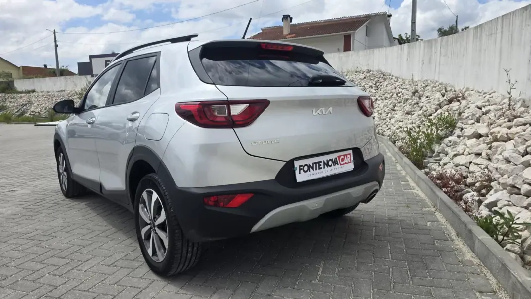 Kia Stonic 2023 - 17450 EUR, 27500 km - AUTO.MOTO.pt - 27500km - foto 7 de 18