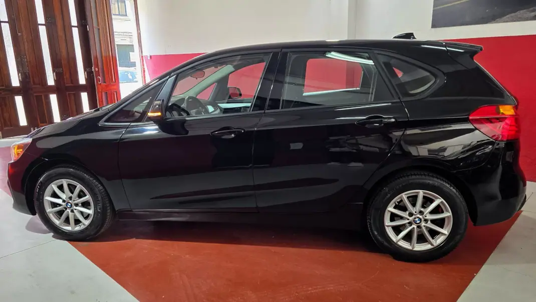 BMW 216 Active Tourer 2018 - 16890 EUR, 83598 km - AUTO.MOTO.pt - 83598km - foto 6 de 44