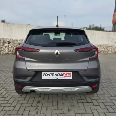 Renault Captur 2021 - 16900 EUR, 35450 km - foto 6 de 21