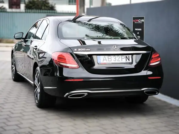 Mercedes-Benz E 300 2020 — foto 2 de 47