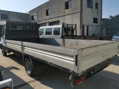 Iveco 2015 - 15000 EUR, 278000 km - AUTO.MOTO.pt - 278000km - foto 4 de 5