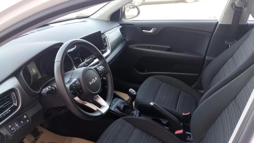 Kia Stonic 2022 - 15500 EUR, 87000 km - AUTO.MOTO.pt - 87000km - foto 14 de 35