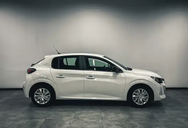Peugeot 208 2022 - 11500 EUR, 61000 km - 61000km - foto 8 de 15