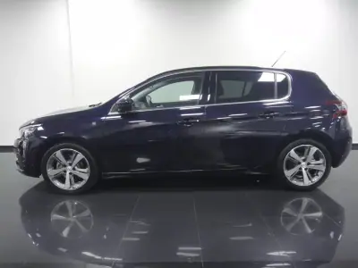 Peugeot 308 2019 - 14900 EUR, 50000 km - AUTO.MOTO.pt - 50000km - foto 28 de 51