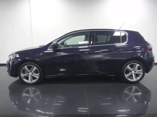 Peugeot 308 2019 - 14500 EUR, 50000 km - AUTO.MOTO.pt - 50000km - foto 28 de 51