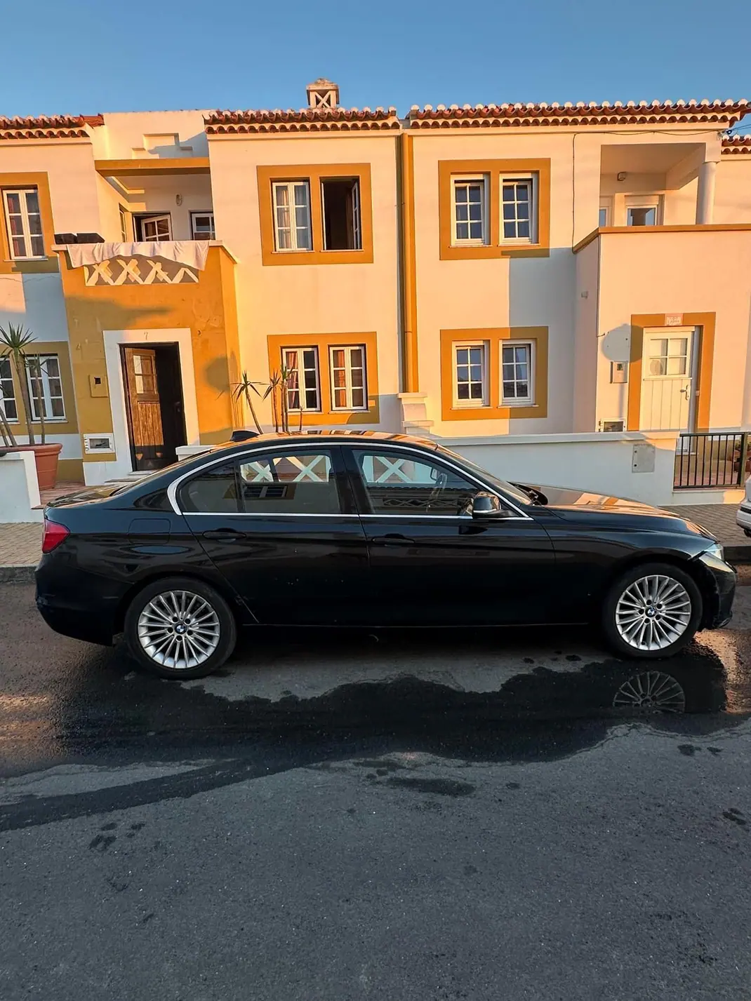 BMW 318 2013 - 14000 EUR, 151920 km - 151920km - foto 7 de 12