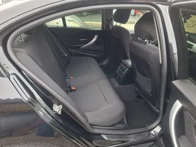 BMW 318 2016 - 14870 EUR, 208238 km - AUTO.MOTO.pt - 208238km - foto 8 de 22