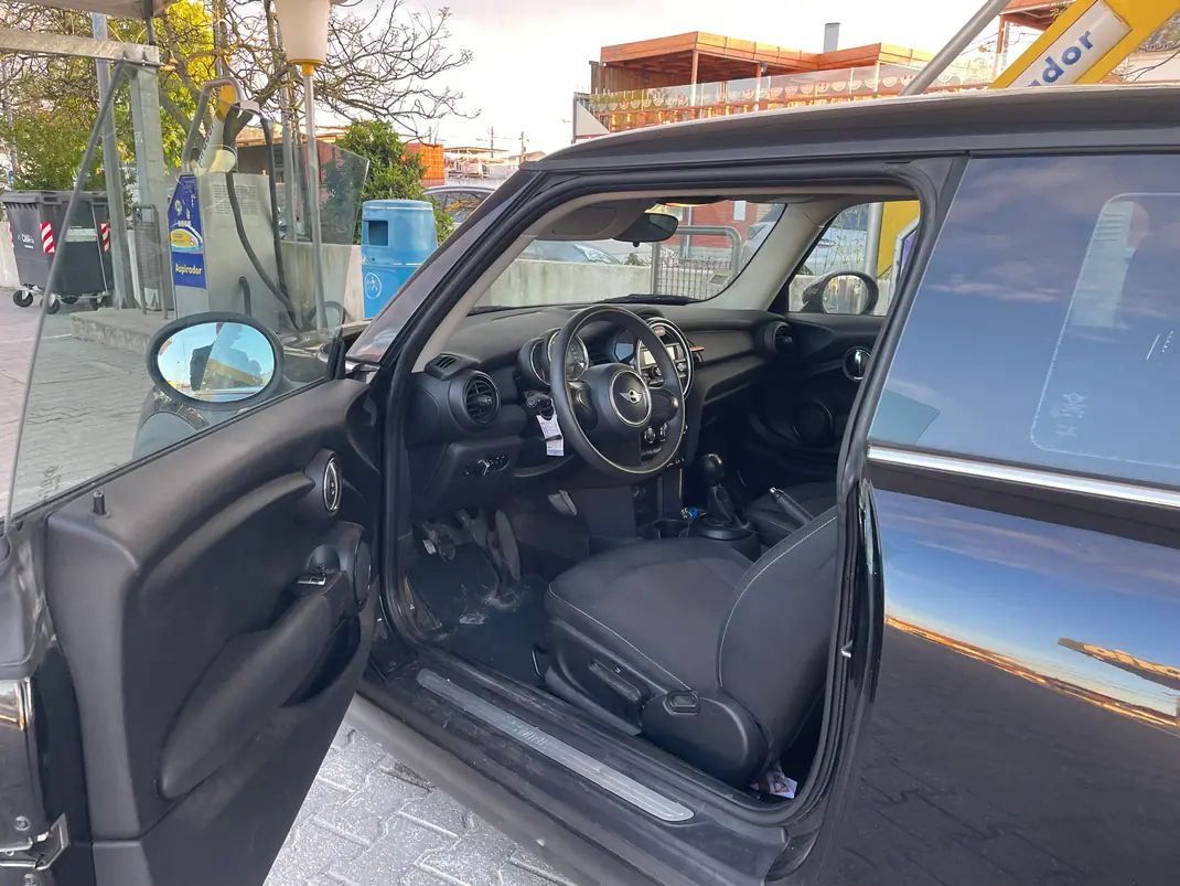 MINI One 2017 - 10500 EUR, 171000 km - AUTO.MOTO.pt - 171000km - foto 3 de 11