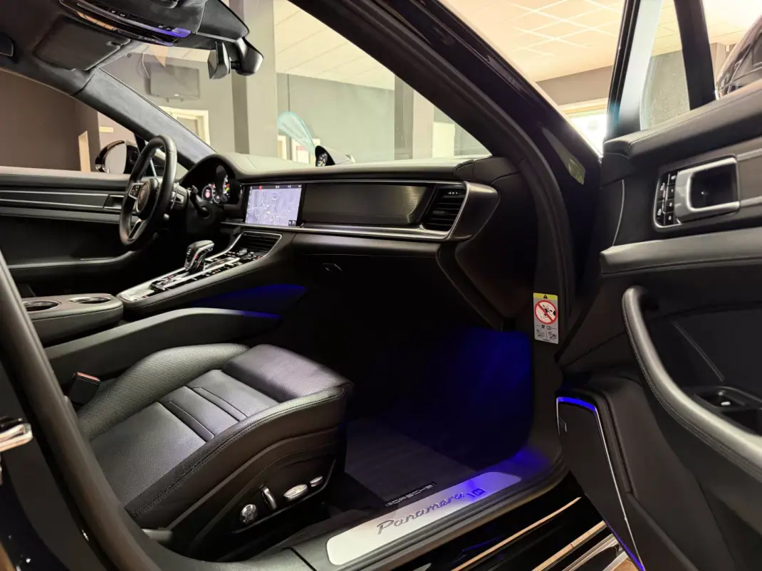 Porsche Panamera Sport Turismo 2020 - 63990 EUR, 148987 km - 148987km - foto 10 de 27
