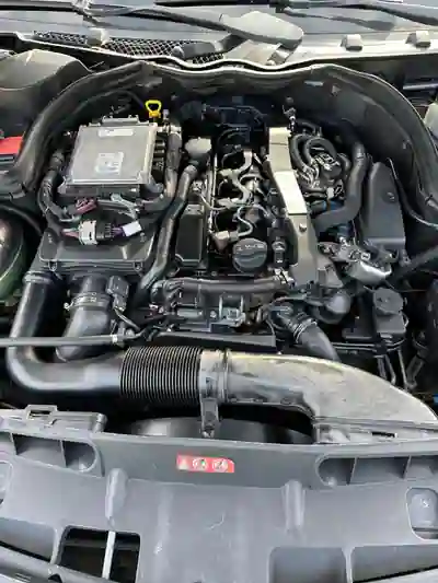 Mercedes-Benz C 220 2012 - 9799 EUR, 435000 km - AUTO.MOTO.pt - 435000km - foto 6 de 9