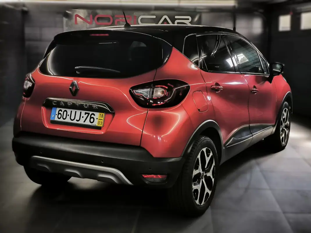 Renault Captur 2018 - 11950 EUR, 117800 km - 117800km - foto 4 de 20