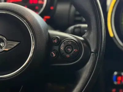 MINI 5 Portas 2016 - 14490 EUR, 101264 km - AUTO.MOTO.pt - 101264km - foto 17 de 27