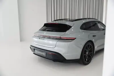 Porsche Taycan Sport Turismo 2024 - 74950 EUR, 55673 km - AUTO.MOTO.pt - 55673km - foto 15 de 57