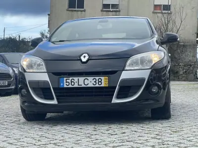 Renault Mégane Coupe 2010 - 9950 EUR, 106501 km - AUTO.MOTO.pt - 106501km - foto 2 de 10