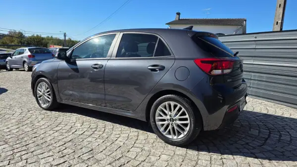 Kia Rio 2019 — photo 3 of 34