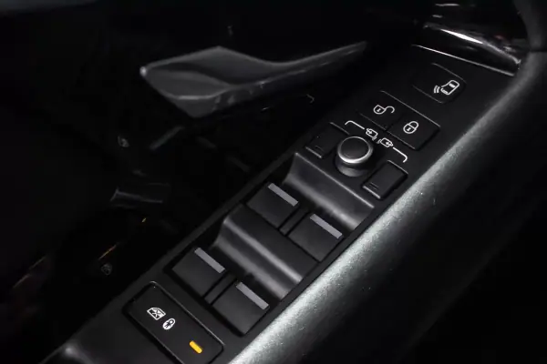 Land Rover Range Rover Evoque 2020 - 32990 EUR, 129590 km - 129590km - foto 17 de 38