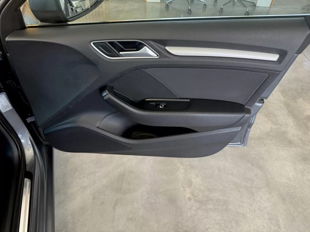 Audi A3 Sportback 2016 - 16000 EUR, 158000 km - AUTO.MOTO.pt - 158000km - foto 52 de 94