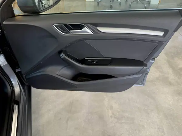 Audi A3 Sportback 2016 - 16000 EUR, 158000 km - AUTO.MOTO.pt - 158000km - foto 52 de 94