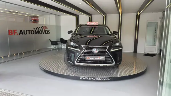 Lexus NX 300h 2018 - 31900 EUR, 78634 km - AUTO.MOTO.pt - 78634km - foto 11 de 65