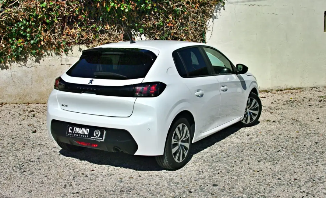 Peugeot 208 2023 - 19600 EUR, 38157 km - AUTO.MOTO.pt - 38157km - foto 9 de 32