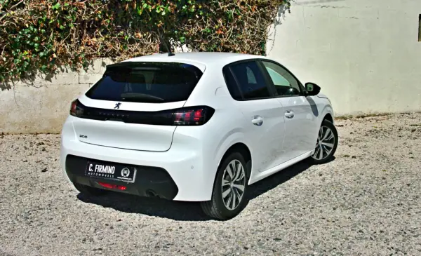 Peugeot 208 2023 - 19600 EUR, 38157 km - AUTO.MOTO.pt - 38157km - foto 9 de 32