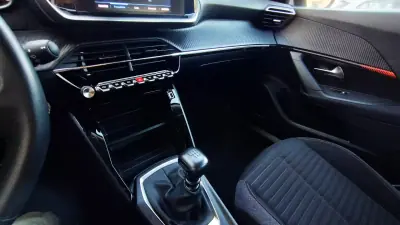 Peugeot 2008 2021 - 17999 EUR, 118000 km - AUTO.MOTO.pt - 118000km - foto 29 de 31