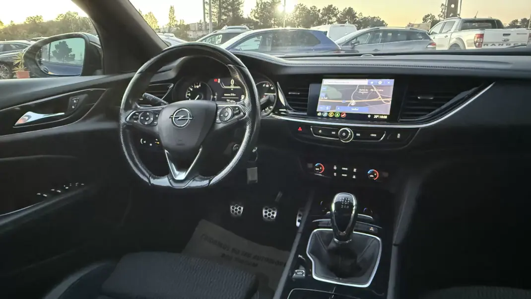 Opel Insignia Grand Sport 2021 - 14990 EUR, 169000 km - AUTO.MOTO.pt - 169000km - foto 30 de 38