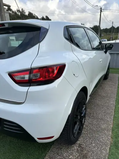Renault Clio 2018 - 10900 EUR, 138929 km - AUTO.MOTO.pt - 138929km - foto 15 de 46