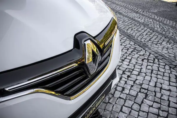 Renault Mégane 2019 - 9870 EUR, 301536 km - AUTO.MOTO.pt - 301536km - foto 9 de 38