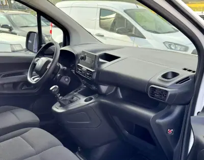 Citroën 2022 - 11950 EUR, 97295 km - AUTO.MOTO.pt - 97295km - foto 10 de 18