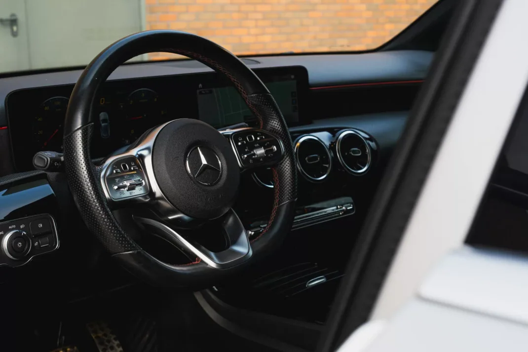 Mercedes-Benz A 180 2021 - 29900 EUR, 95000 km - AUTO.MOTO.pt - 95000km - foto 9 de 26