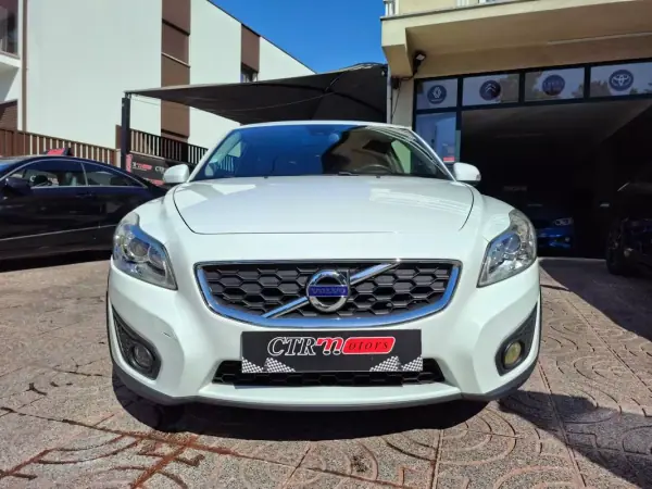 Volvo C30 2011 - 8900 EUR, 199999 km - AUTO.MOTO.pt - 199999km - foto 2 de 29