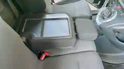 Citroën Berlingo 1.6 BlueHDi Feel 2018 - 12900 EUR, 107000 km - AUTO.MOTO.pt - 107000km - foto 8 de 12