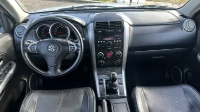 Suzuki Grand Vitara 2009 - 9900 EUR, 121000 km - AUTO.MOTO.pt - 121000km - foto 11 de 18