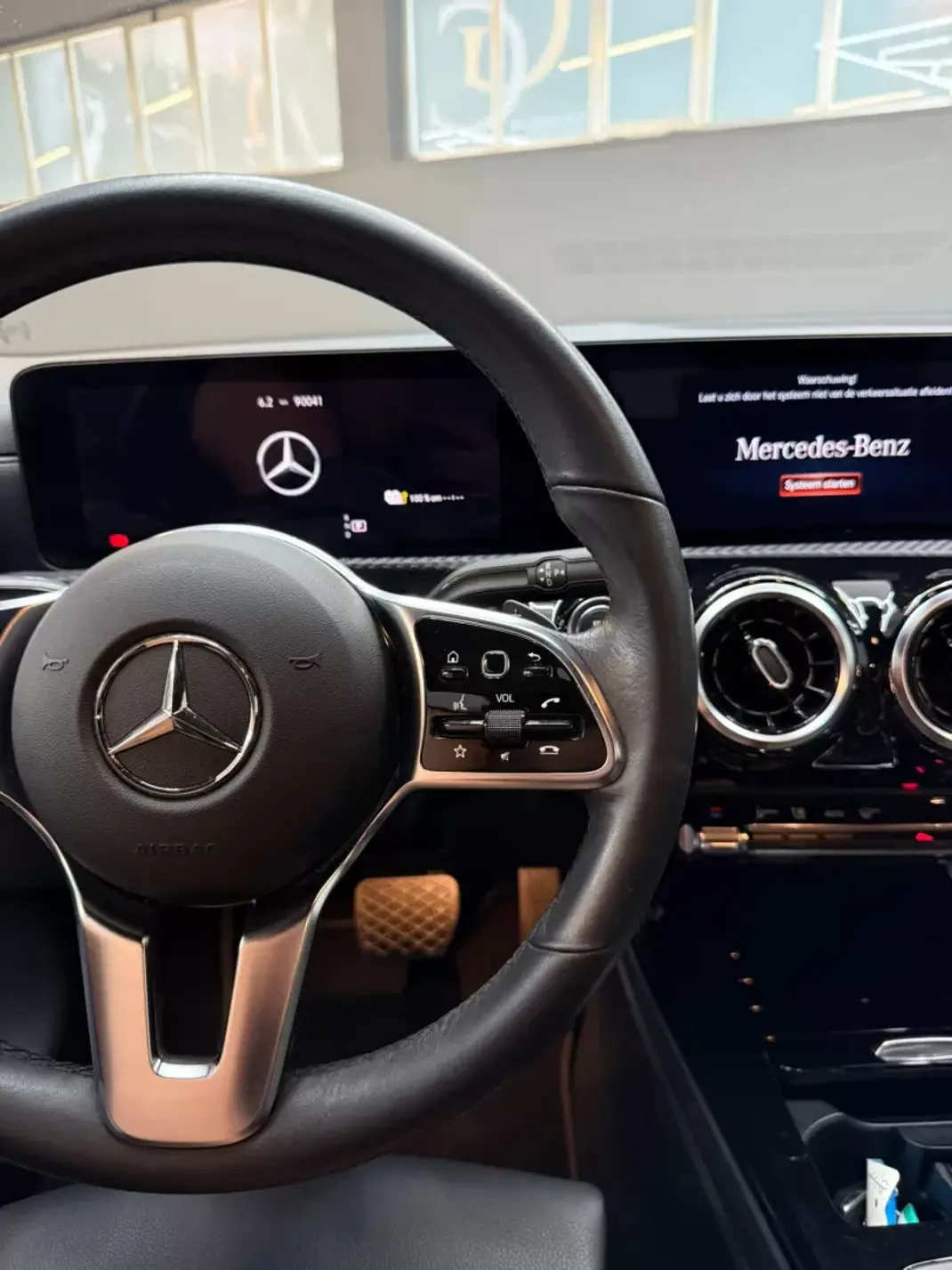 Mercedes-Benz CLA 250 2023 - 29900 EUR, 90100 km - AUTO.MOTO.pt - 90100km - foto 12 de 28