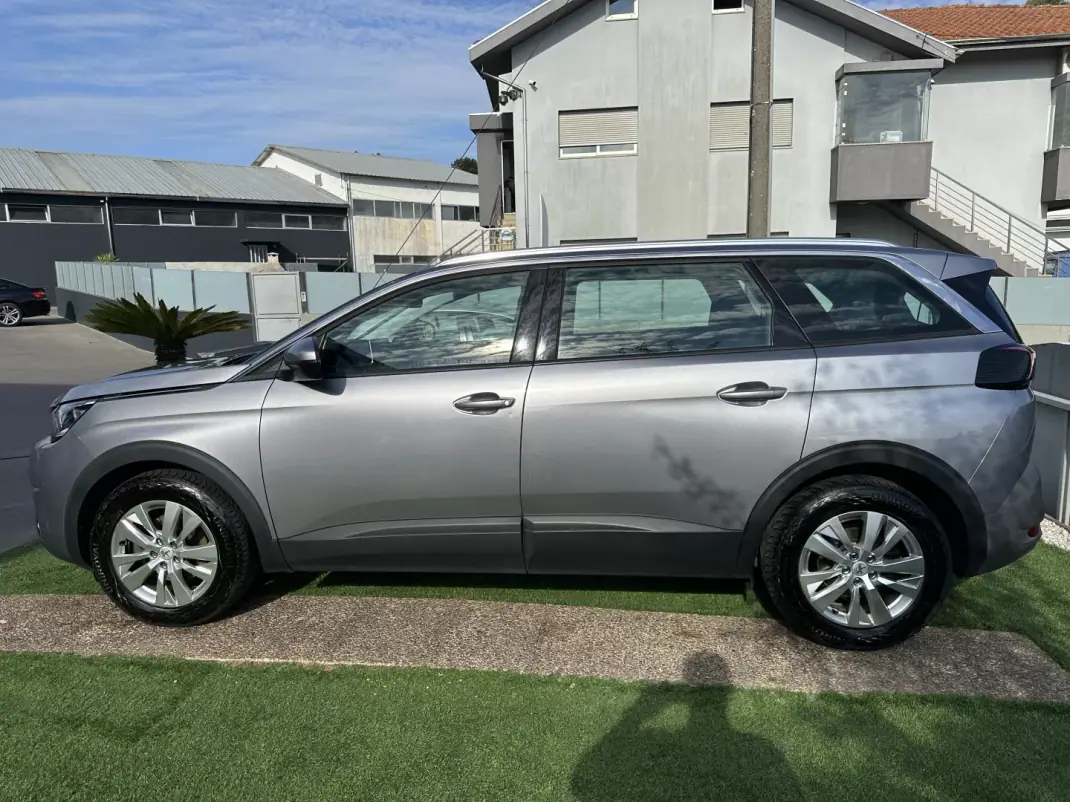 Peugeot 5008 2017 - 14900 EUR, 200000 km - 200000km - foto 18 de 63