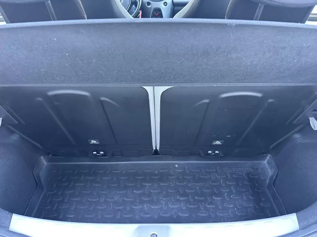 Toyota Aygo 2018 - 12990 EUR, 88303 km - AUTO.MOTO.pt - 88303km - foto 14 de 17