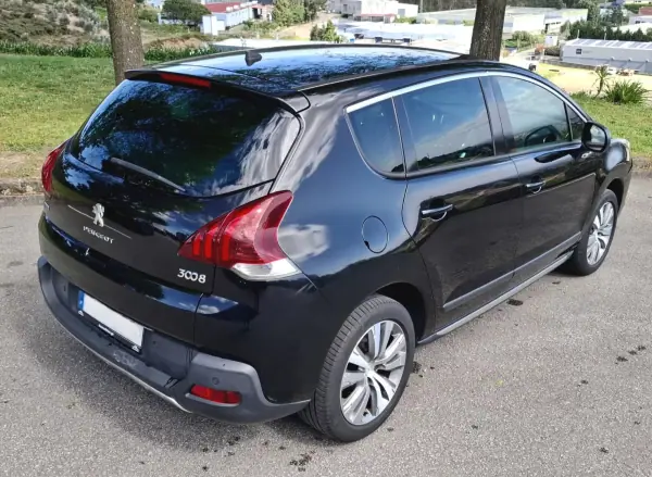 Peugeot 3008 2015 - 11950 EUR, 215000 km - AUTO.MOTO.pt - 215000km - foto 5 de 11