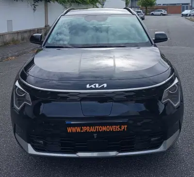 Kia e-Niro 2023 - 27490 EUR, 74100 km - AUTO.MOTO.pt - 74100km - foto 2 de 19
