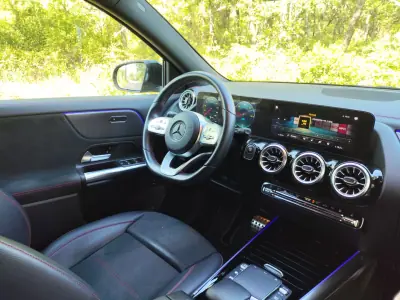 Mercedes-Benz EQA 2021 - 27300 EUR, 126650 km - AUTO.MOTO.pt - 126650km - foto 16 de 20