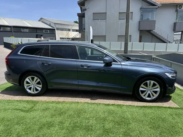 Volvo V60 2020 - 20900 EUR, 100000 km - AUTO.MOTO.pt - 100000km - foto 14 de 59