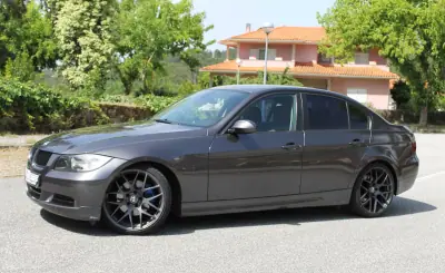 BMW 320 2008 - 8990 EUR, 338000 km - AUTO.MOTO.pt - 338000km - foto 11 de 35