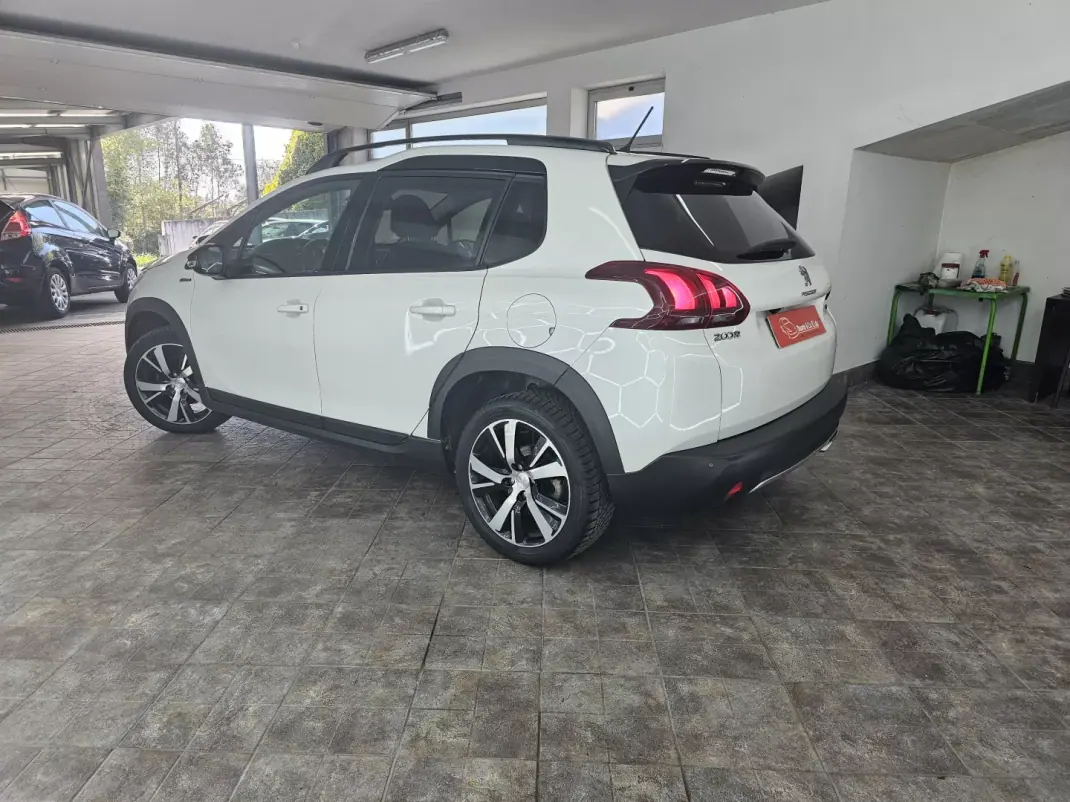 Peugeot 2008 2019 - 12850 EUR, 138694 km - AUTO.MOTO.pt - 138694km - foto 12 de 35