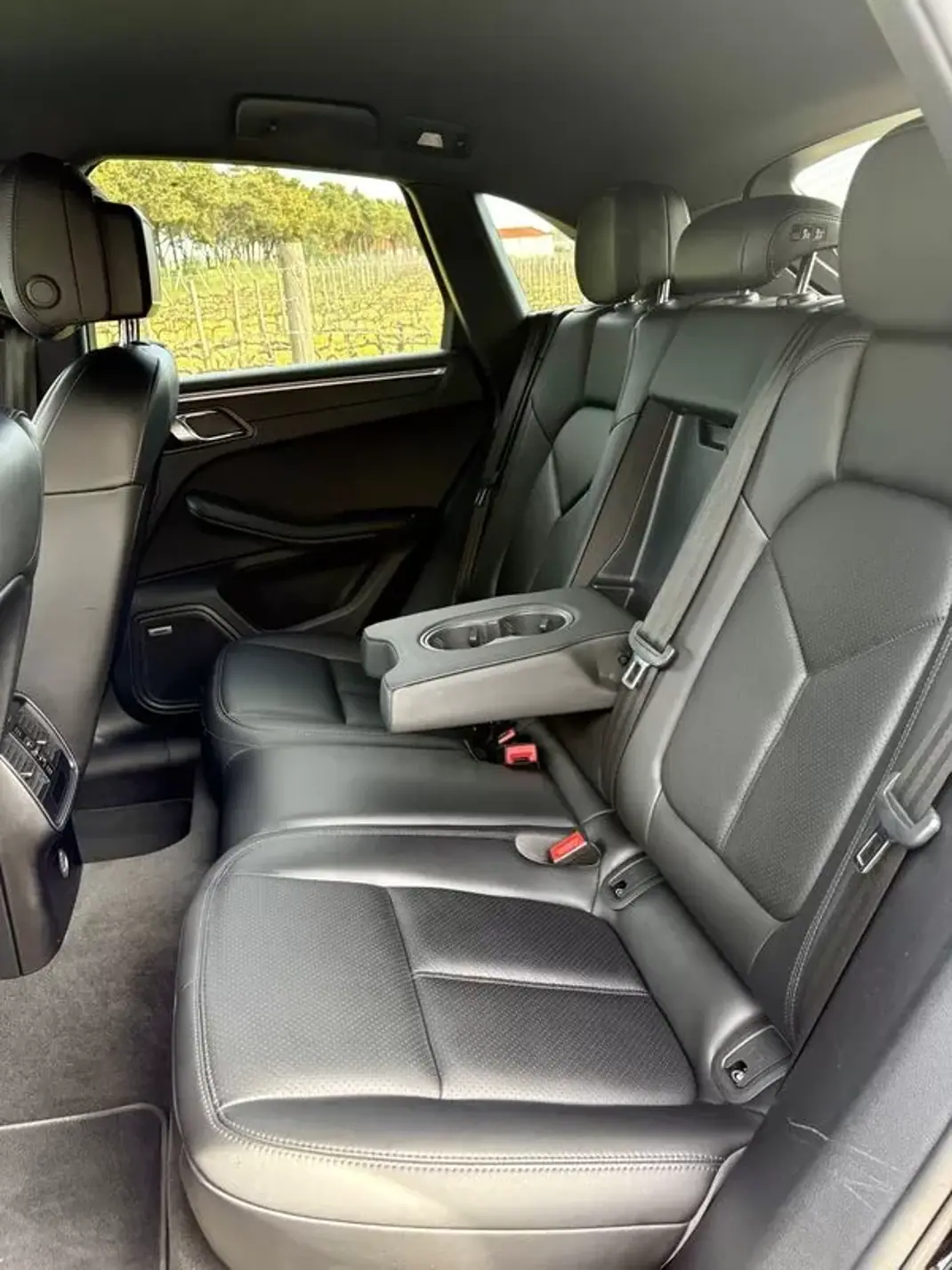 Porsche Macan 2018 - 44900 EUR, 109467 km - AUTO.MOTO.pt - 109467km - foto 13 de 27