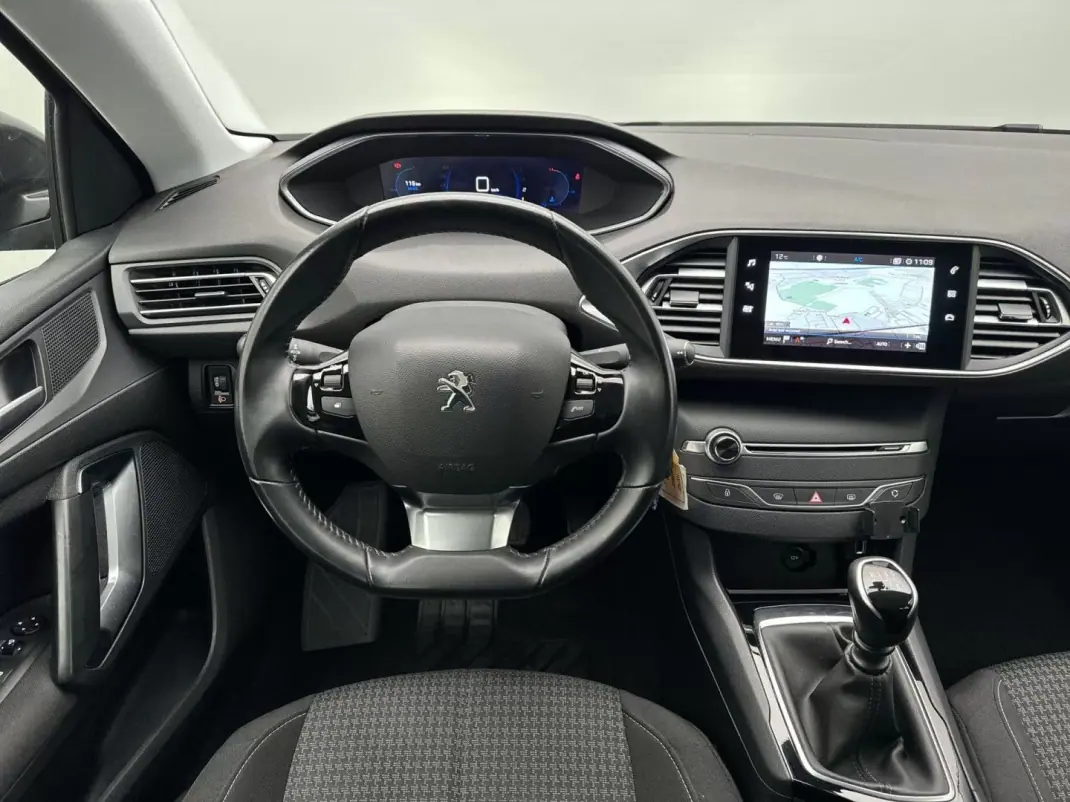 Peugeot 308 SW 2020 - 12850 EUR, 149365 km - AUTO.MOTO.pt - 149365km - foto 6 de 11