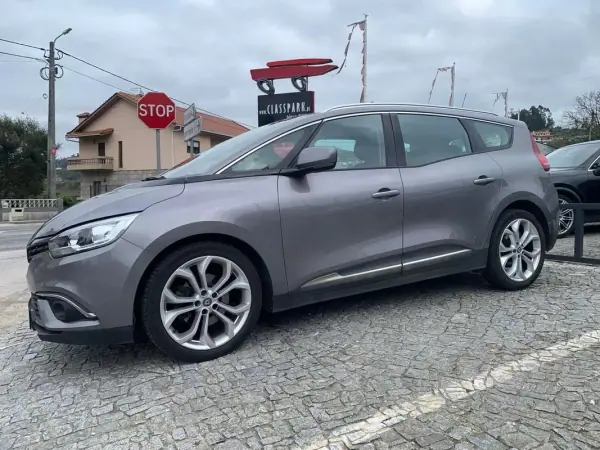 Renault Grand Scénic 2017 - 14900 EUR, 171000 km - AUTO.MOTO.pt - 171000km - foto 14 de 14