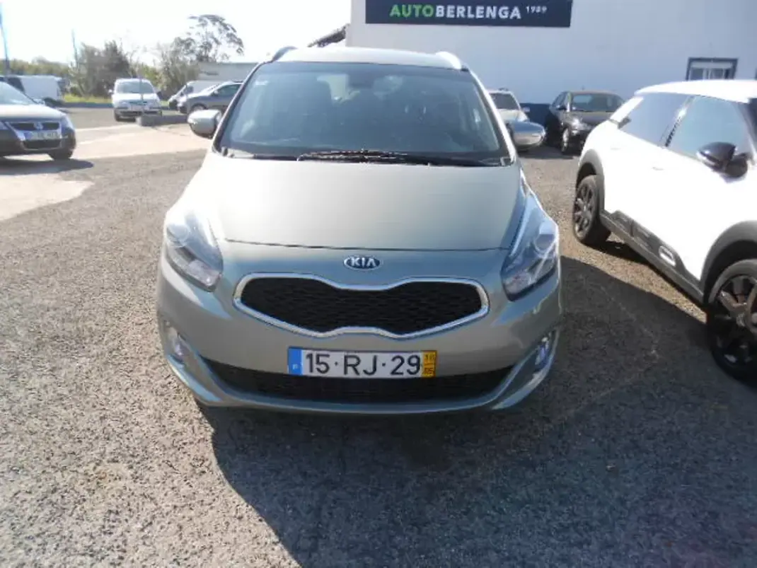 Kia Carens 2016 - 11500 EUR, 228300 km - AUTO.MOTO.pt - 228300km - foto 1 de 11