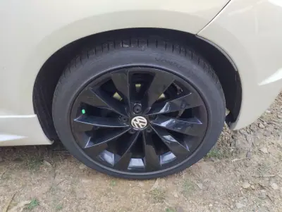 Volkswagen Scirocco 2011 - 10000 EUR, 215000 km - AUTO.MOTO.pt - 215000km - foto 11 de 30