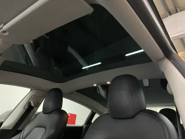 Tesla Model 3 2022 - 35950 EUR, 86200 km - AUTO.MOTO.pt - 86200km - foto 15 de 19