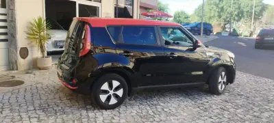 Kia Soul 2017 - 10950 EUR, 75123 km - AUTO.MOTO.pt - 75123km - foto 5 de 18